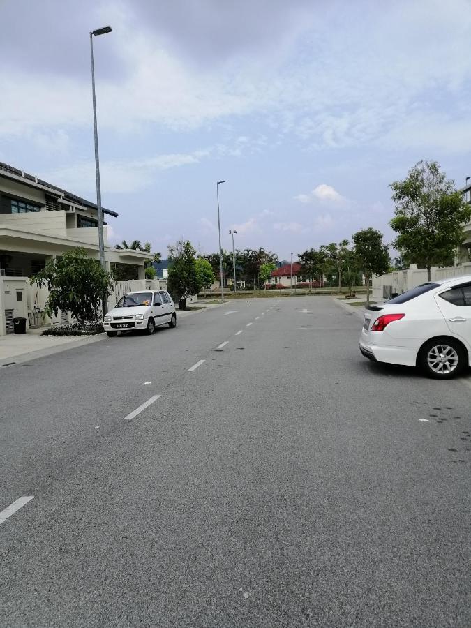 A&D Home-Stay @Kota Warisan, Sepang Eksteriør bilde